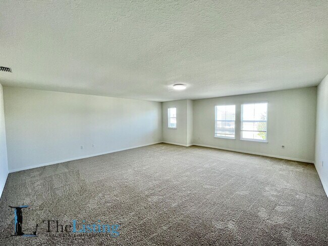 Building Photo - 1924 Siesta Falls Ct