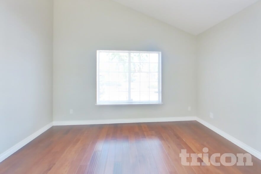Building Photo - 25809 Sweetleaf St