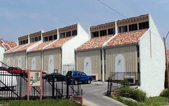 Building Photo - West Plaza Resort-Style  Living