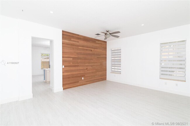 Building Photo - 14711 SW 5th St  1-47 Pembroke Pines Fl 33027