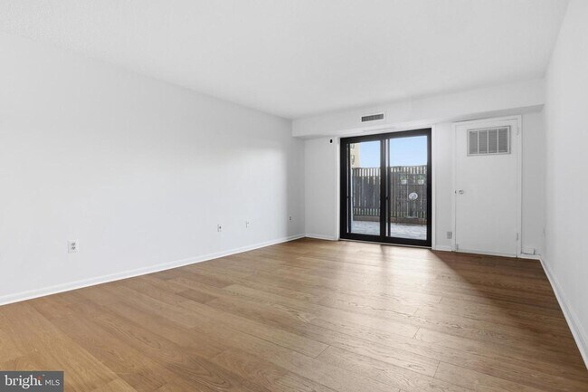 Building Photo - 200 N Pickett St