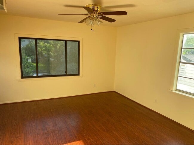 Building Photo - 6406 Schiller St