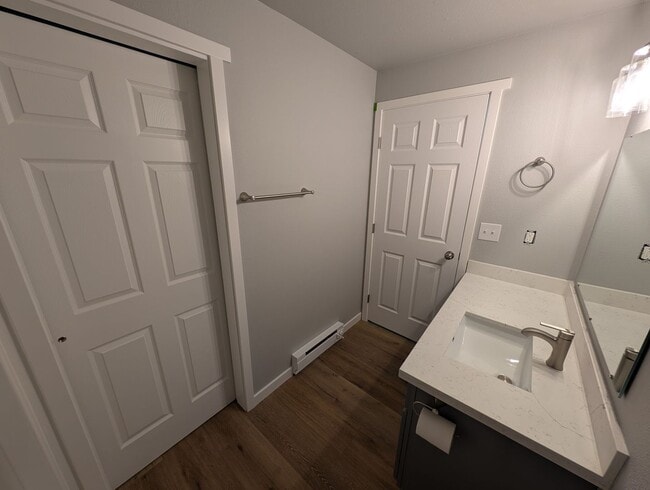 Building Photo - Newly Remodeled 3 Bedroom Home in Port Orc...