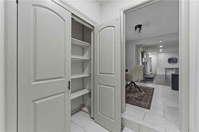 Building Photo - 2393 Lilla Cir SW