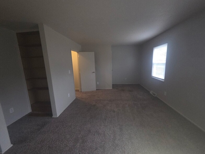 Building Photo - 407 Mathews Rd