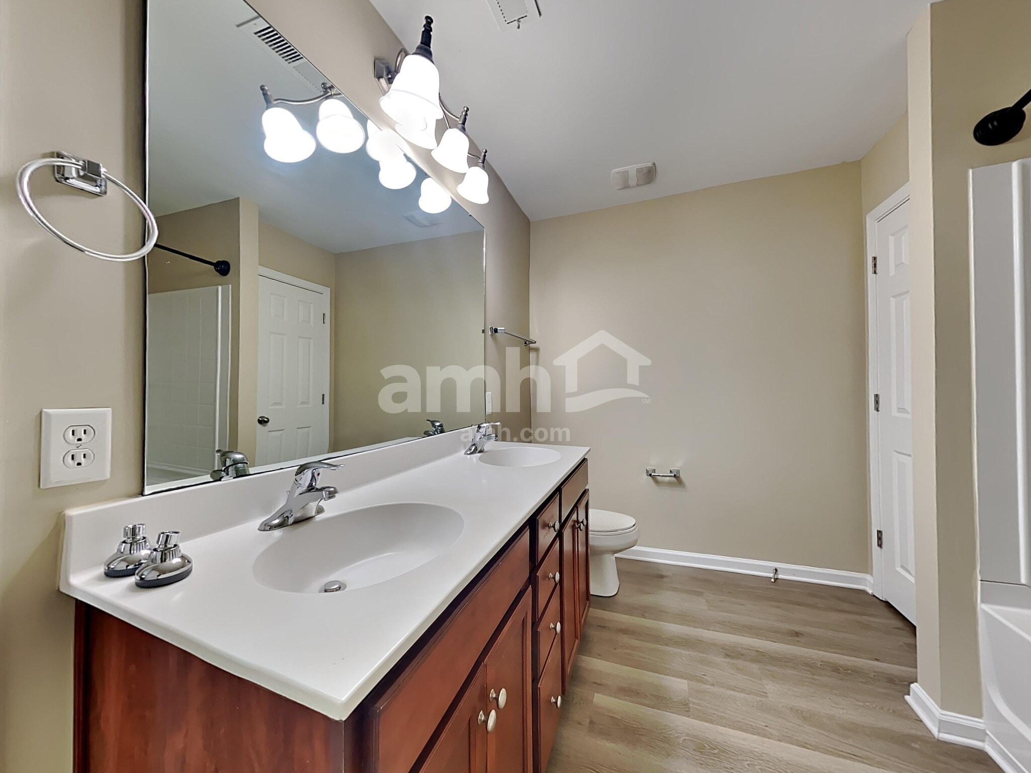 Building Photo - 4828 Pitkin Ave