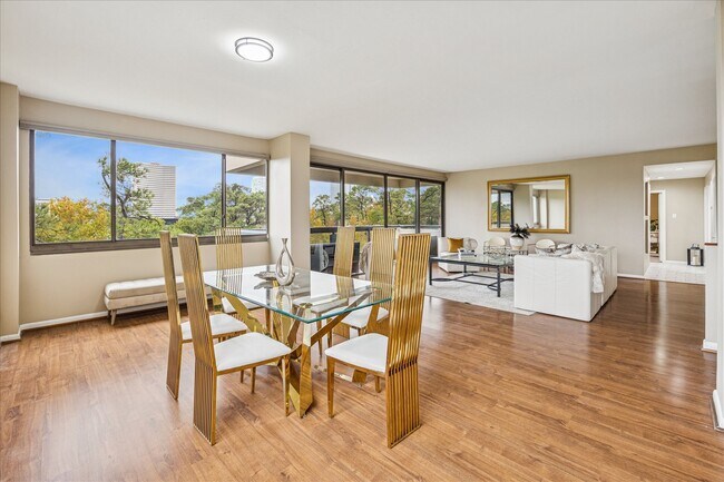 Building Photo - 49 Briar Hollow Ln