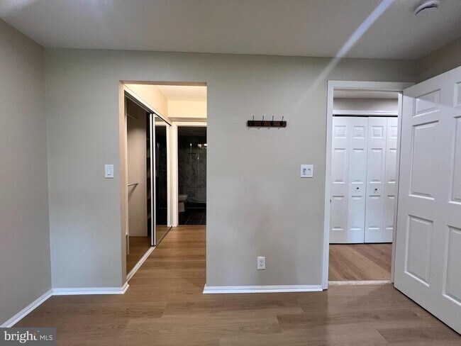 Building Photo - 7600 Tremayne Pl