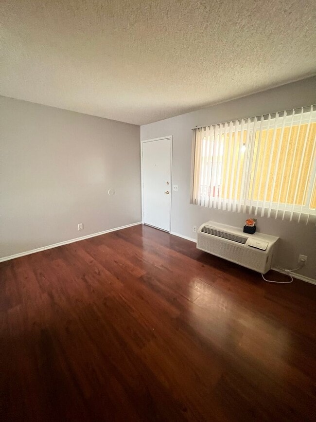 Interior Photo - BAYVIEW