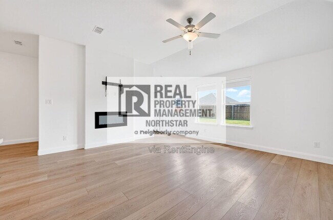 Building Photo - 1804 Huisache St