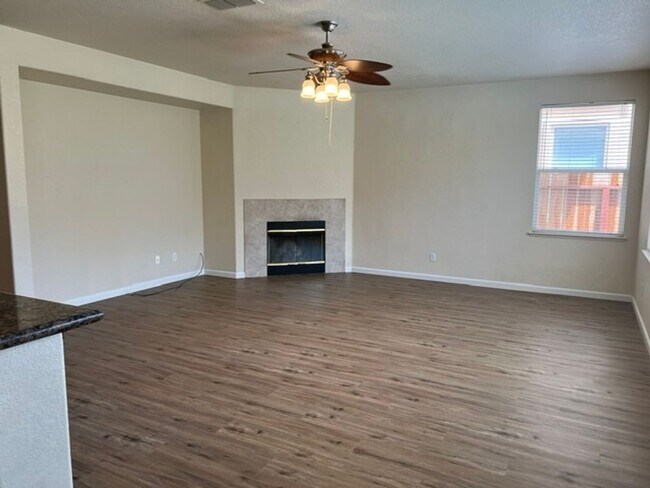 Building Photo - 2912 Medinah Way