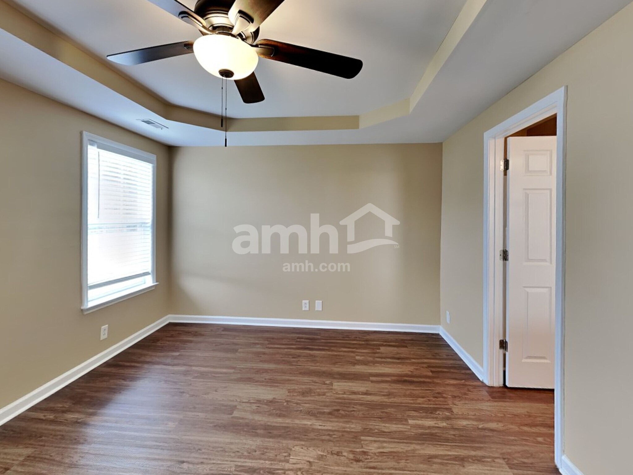 Building Photo - 1262 Lasalle Dr