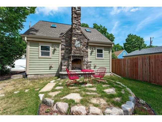 Building Photo - 2629 Idaho Ave S