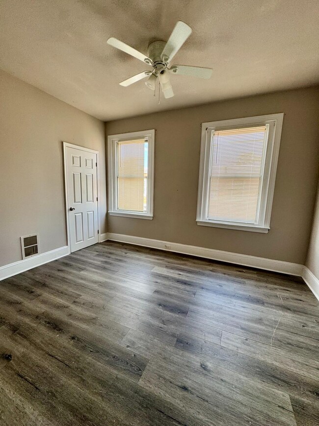 Building Photo - 4506 N Mole St