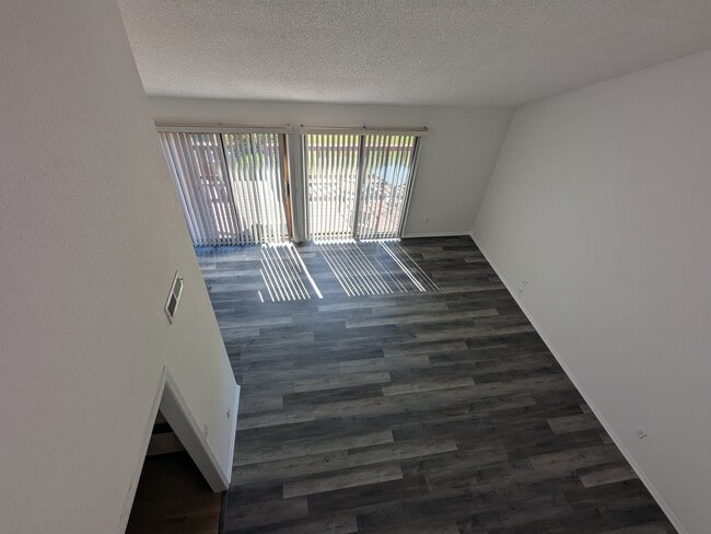 Building Photo - 24 Melinda Ln