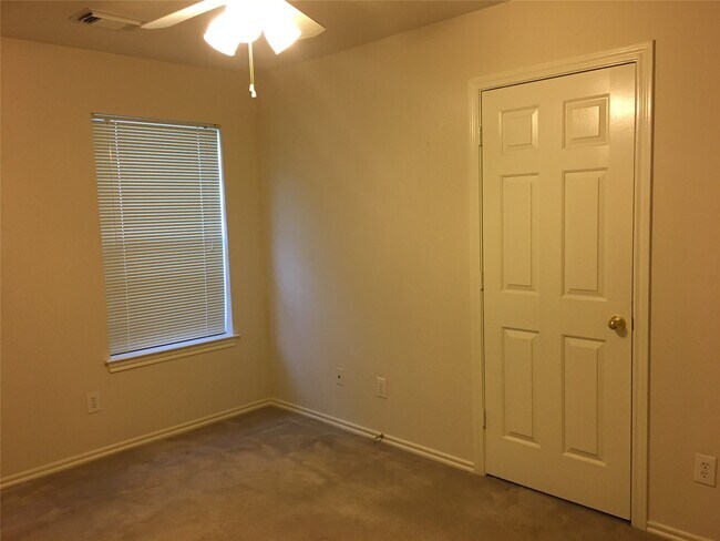 Building Photo - 5508 Lilywood Ln