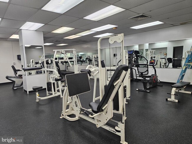 Building Photo - 301 N Beauregard St