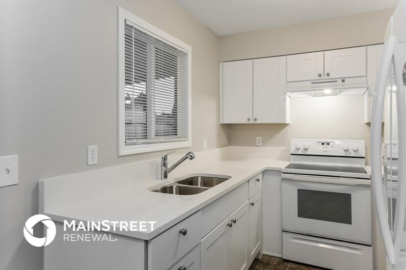 Building Photo - 1010 14th St NW