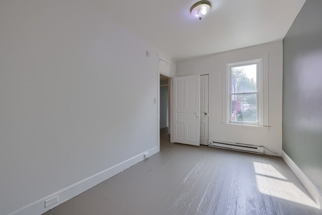 Building Photo - 464 Lafayette St