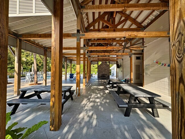 Building Photo - 1545 Oldenburg Dr