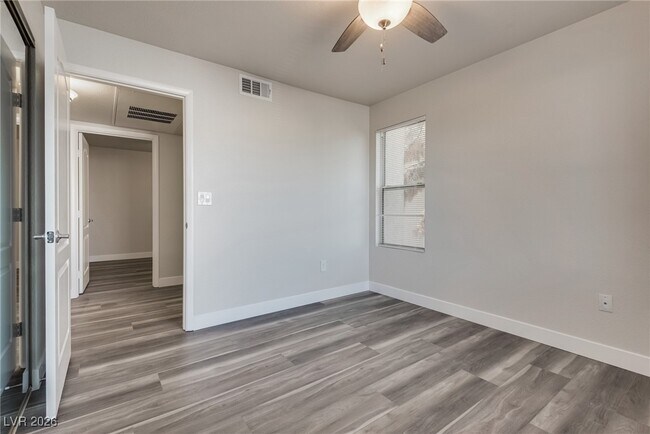 Building Photo - 5055 W Hacienda Ave