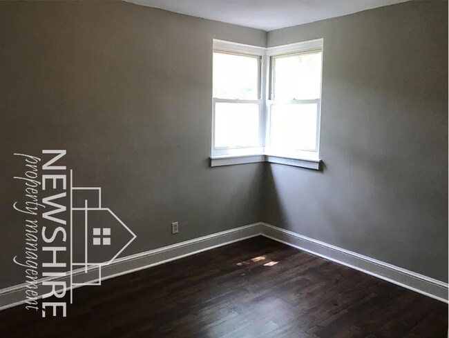 Building Photo - 11 Ridgeway Dr