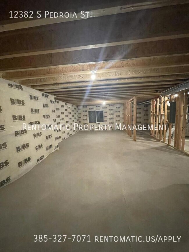 Building Photo - 12382 Pedroia St