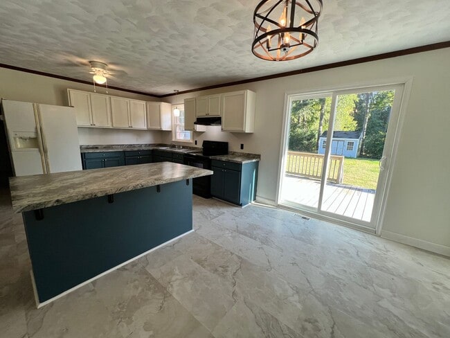 Building Photo - Available Soon! Remodeled 3 Bed, 2 Bath, Brick Ranch