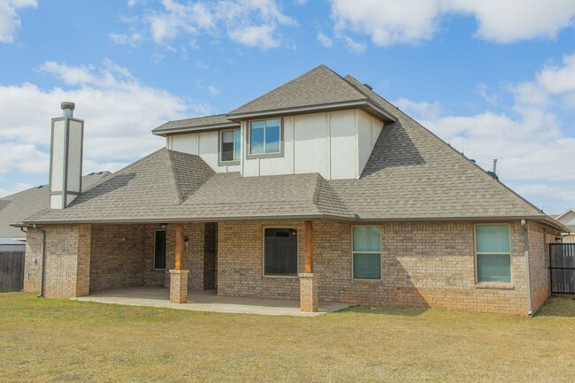 Building Photo - 3320 NW 187th Terrace