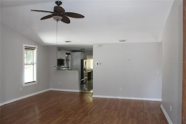 Building Photo - 1006 E 21st Ave