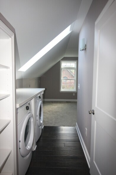 Building Photo - 48 Aston Row Ln