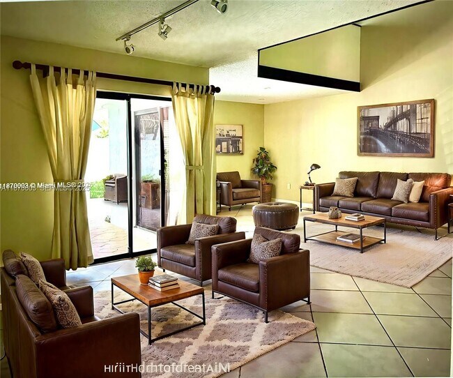 Building Photo - 1301 SW 124th Ct