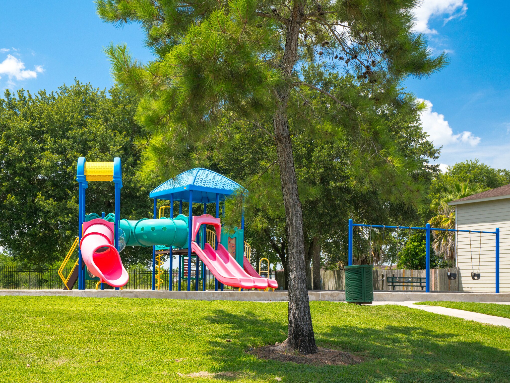 Neighborhood park 1 - 2635 Skyview Knoll Ct