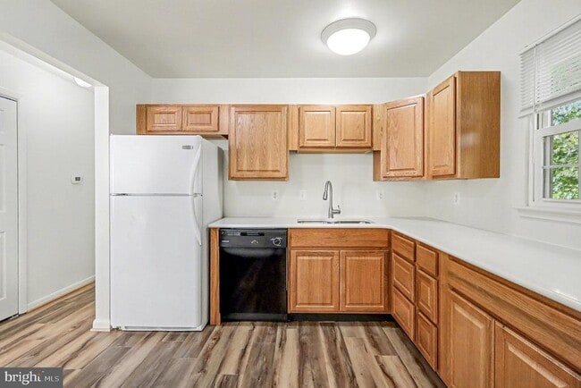 Building Photo - 13828 Londonderry Ct