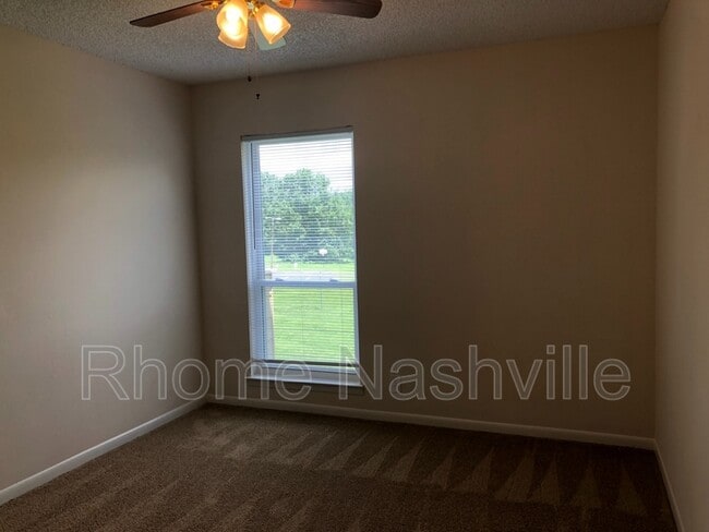 Building Photo - 515 Basswood Ave