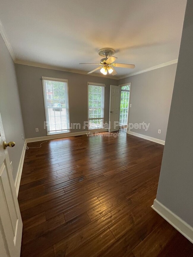 Building Photo - 4204 N Mountain Rd NE