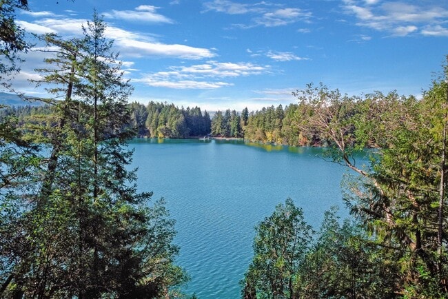 Building Photo - 22311 Overlake Loop SE