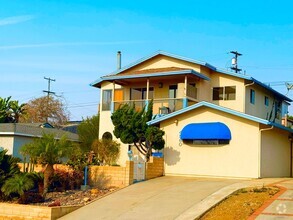 Building Photo - Welcome to Your Large Unique Ocean Beach H...