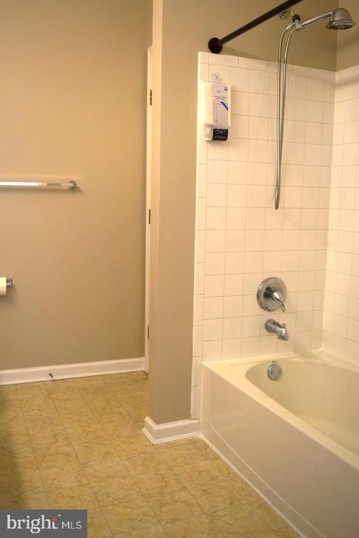 Building Photo - 23 Creekside Dr
