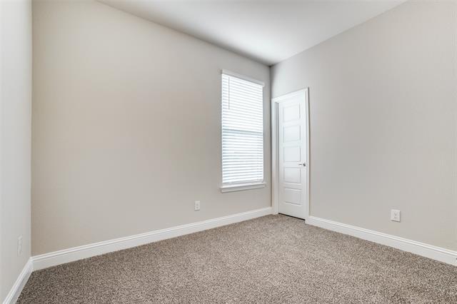 Building Photo - 2217 Redwing Dr