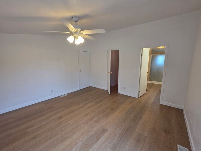 Building Photo - 32721 10th Ave