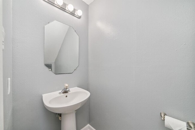 Building Photo - 5530 Imperial Grove Dr