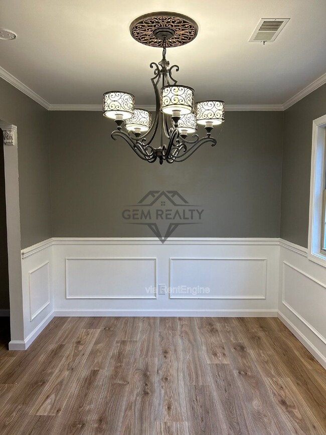 Building Photo - 100 Kendallwood Dr