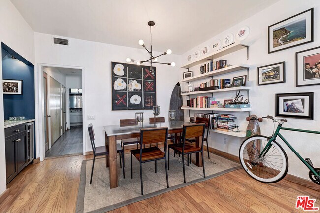 Building Photo - 1133 24th St