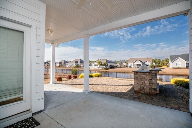 Building Photo - 1208 Ficus Dr