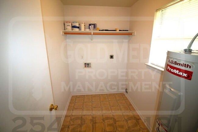Building Photo - 1011 Lansberry Ct