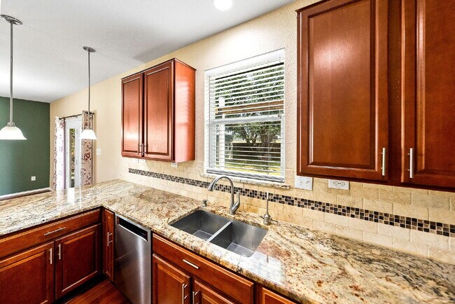 Building Photo - Better Than New and Unlike Anything Else in Villa Del Sol