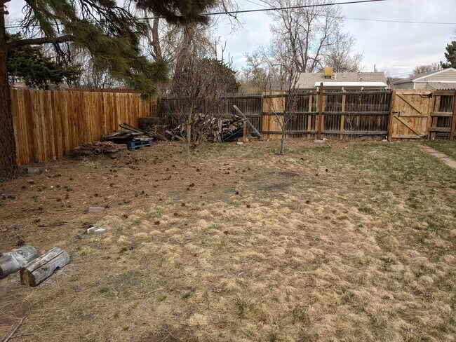 Building Photo - 470 S Pierson ST