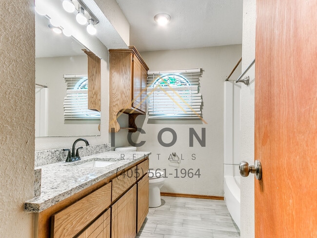 Building Photo - 8804 NW 92nd St