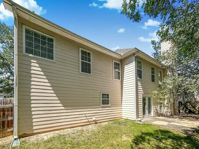 Building Photo - 6090 Farmwood Way SE